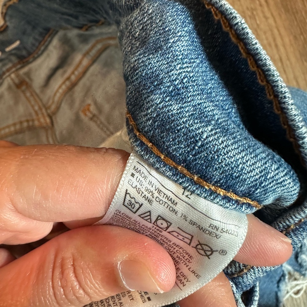 Old Navy Distressed Blue Jean Shorts - Picture 3 of 4
